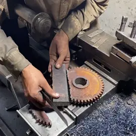 Making a Destroyed Gear Teeth By Iron Bar #popular #mechanic #toyota #amazing #make 
