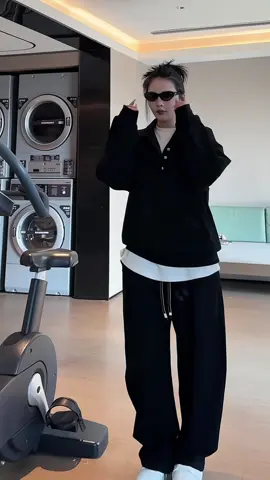 Set bộ nỉ thể thao nam nữ phong cách thời trang đường phố #xuhuong #fyp #leofashion #bonithethaonamnu 