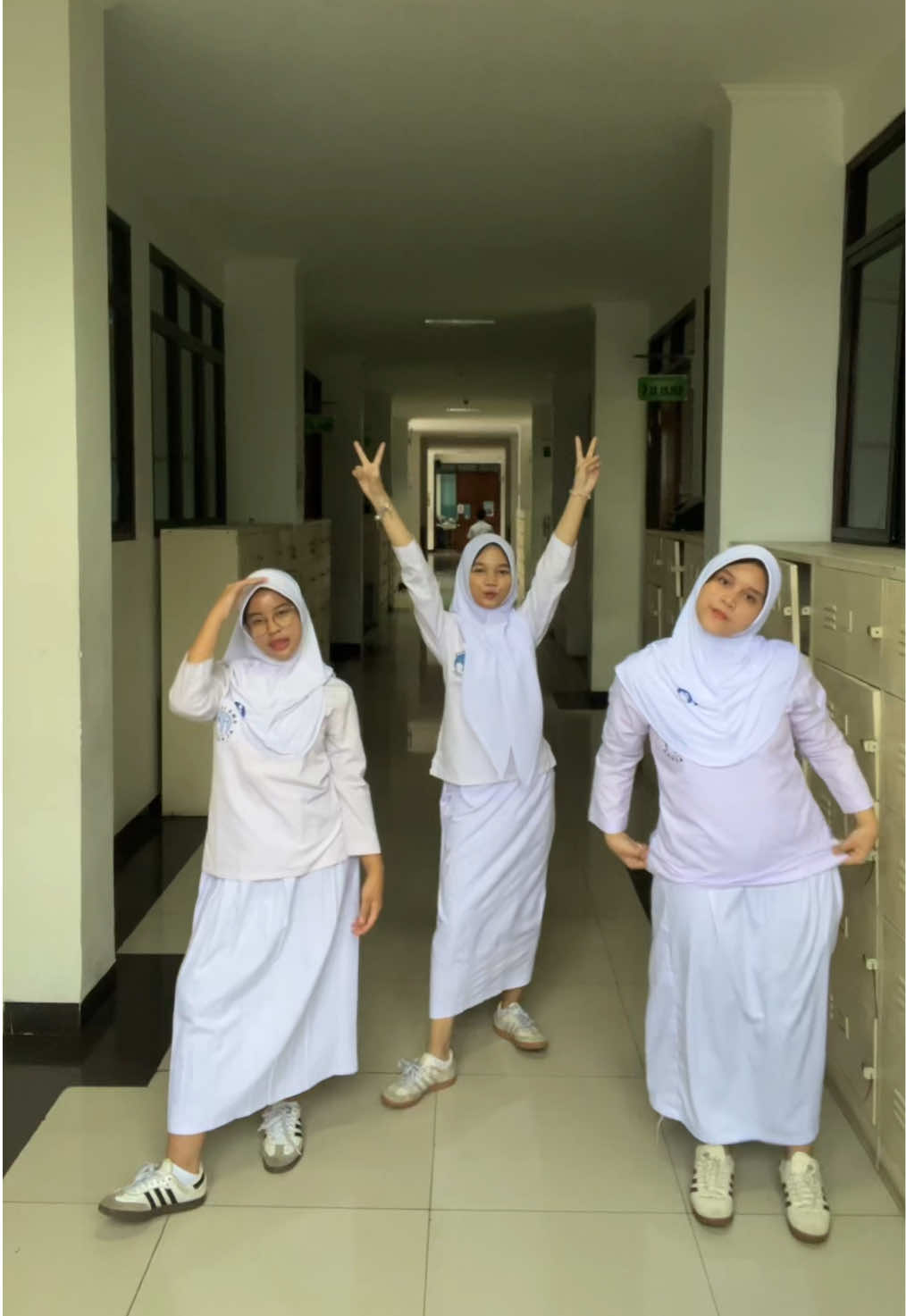 yang tengah dancer abal abal #alazharian #4u 