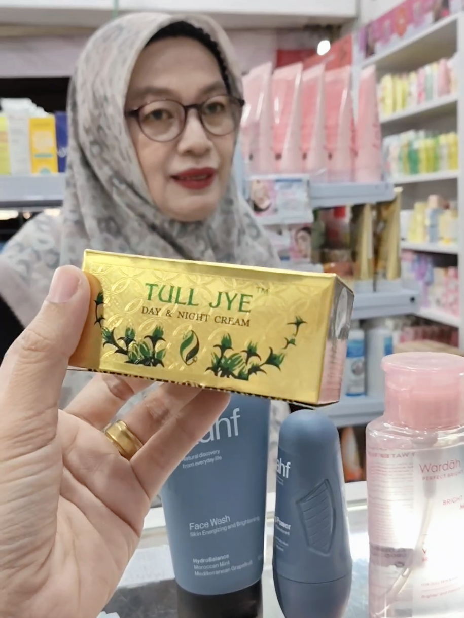 kyp gess Mun bertahan Makai sampai puluhan tahun  berarti produknya tu benar2 gong mantul😍🥰😎💃#kosmetik #kosmetikviral #tabalong #fyp 