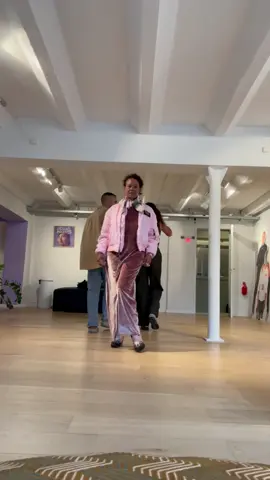 Outfit check 🤌🏻🤌🏻😮‍💨 #podcast #enandentid #podimo #OOTD 