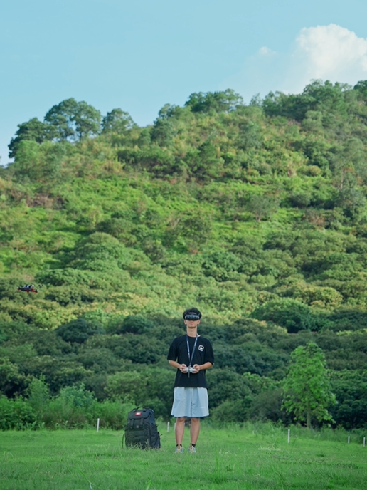 Wait for it… then full send! 🚁💨 🚀 #cineflow5  #iflight #iflightfpv #iflightcineflow5 #fpv #fpvdrone #fpvpilot #transition #cinematicfpv