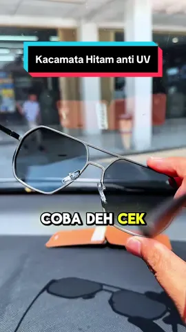 Buat yang suka naik motor ataupun mobil pasti suka silau, nah kacamata hitam polarize dalwa ini membantu kita dari sinar matahari #kacamata #kacamatamurah #kacamatapolarized #kacamataphotocromic #kacamatahitam 