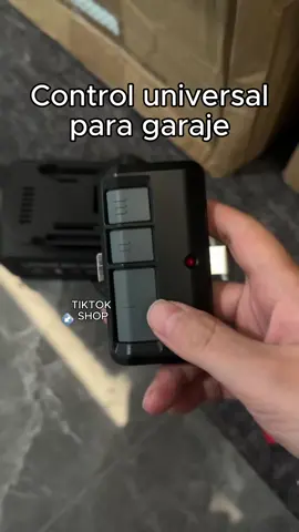 Universal Garage Door Remote – Easy Pairing, One-Click Operation  #remote#garagedoor #garagedooropener #garagedoorrepair #liftmaster 