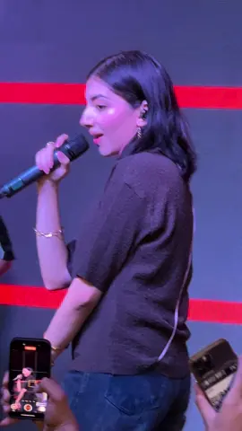 Tere ty main wari jawan ❤️ . #annuralkhalid #concert 