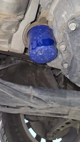 Malibu engine oil filter changing trick #automotive #mechanic #DIY 