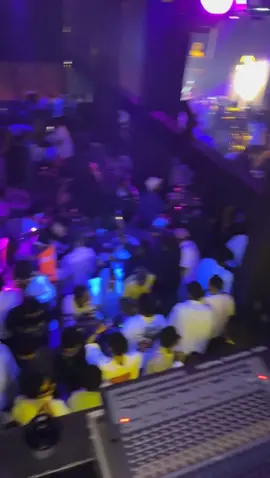 شلون🙆🏻‍♂️🔥؟#دحوم_الدوسري #العب_يادوسري #جده_الان #لاونجات_جده #حفلات_جده 