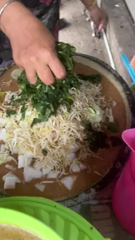 jualan udah dari tahun 2010 yang awalnya harga cuma Rp. 4000 sekarang menjadi Rp. 6.000 🤩  semoga kalian yang sudah menjadi pelanggan tidak bosan “ yachhhh ❤️🤏🏻 #fyp #kulinerbatam #umkm #fypシ #batamhits 