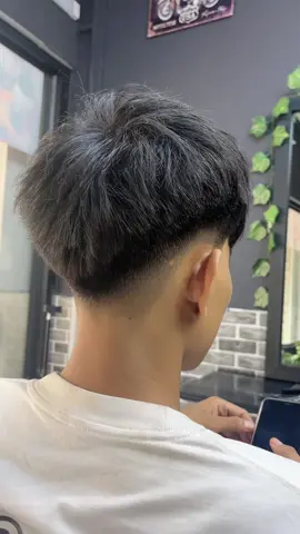 #barbershop💈 #ផ្សារដីហុយ  ——————————— #lowfade #blowout #taperfade #buzzcut #viraltiktok #tiktok #fyp #តោះមកផ្លាស់ប្ដូសក់ទាំងអស់គ្នា 