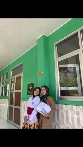 with the teacher🤍#fyp #fotolive #teacher #4u @DAMUNG  