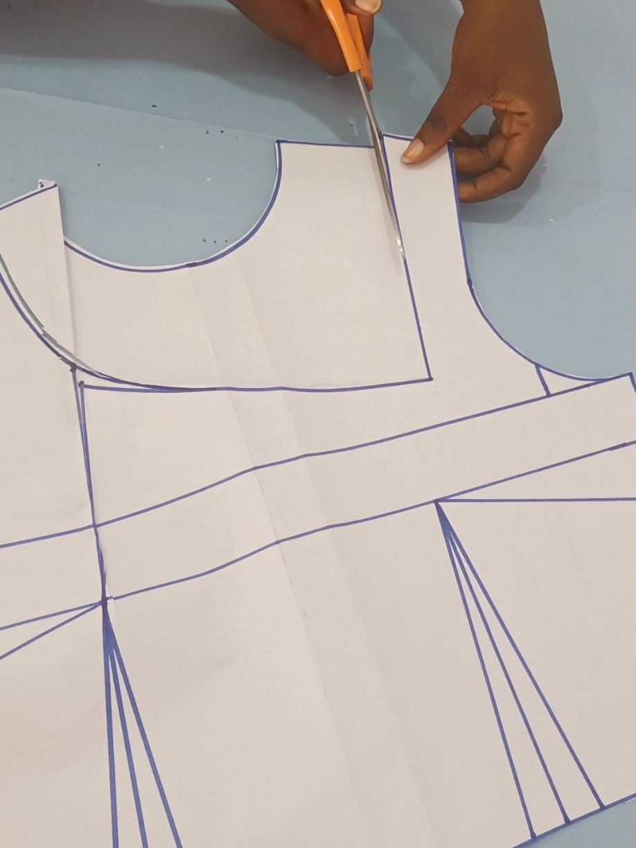 How to get remove gaping!!!let's tighten this neckline!! #tutorials #sewing #sewingtiktok #fyp #viral 