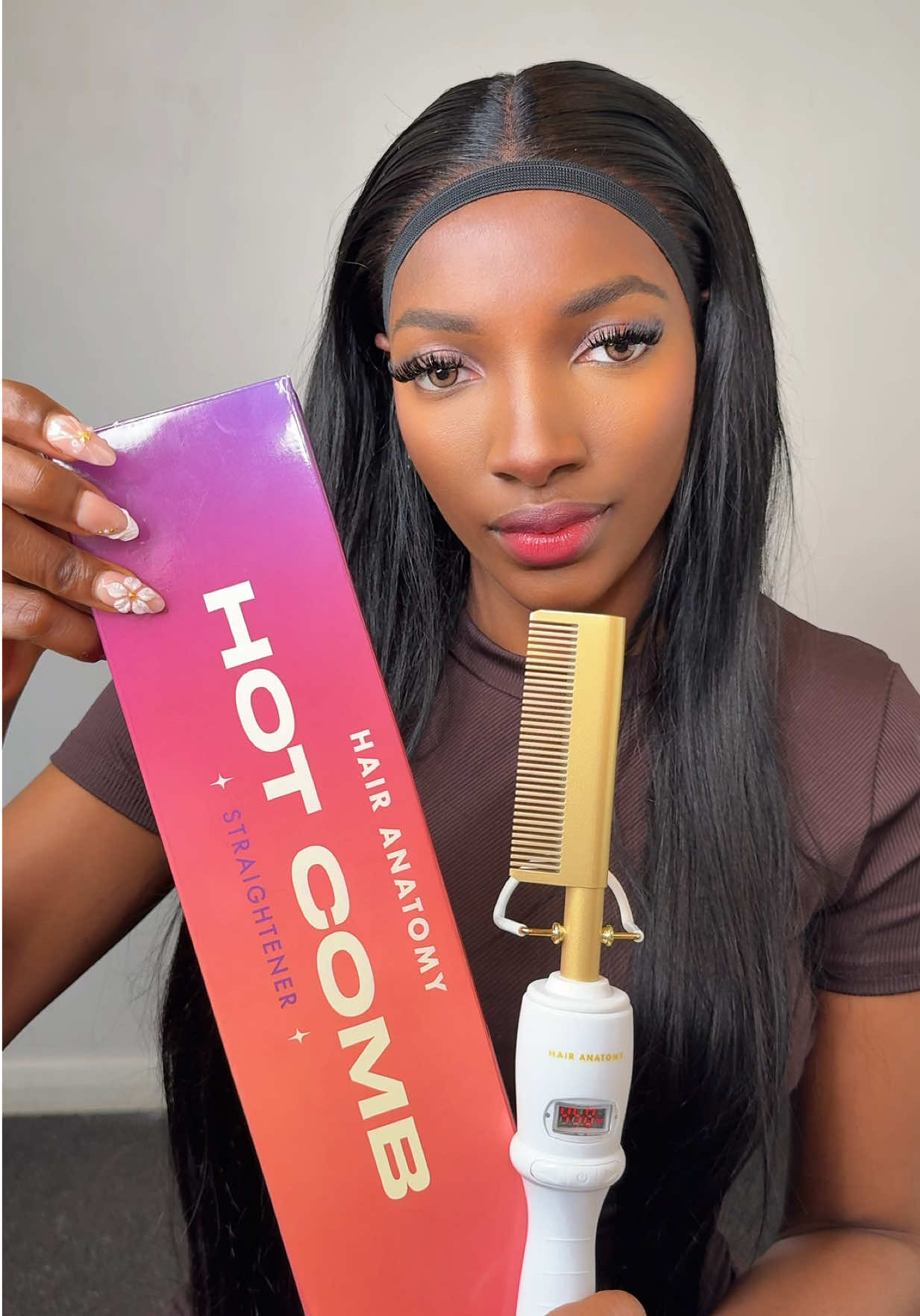 Hot comb — the secret weapon for sleek & shiny strands ✨ @HAIR ANATOMY UK LTD #HairAnatomy #hotcomb 