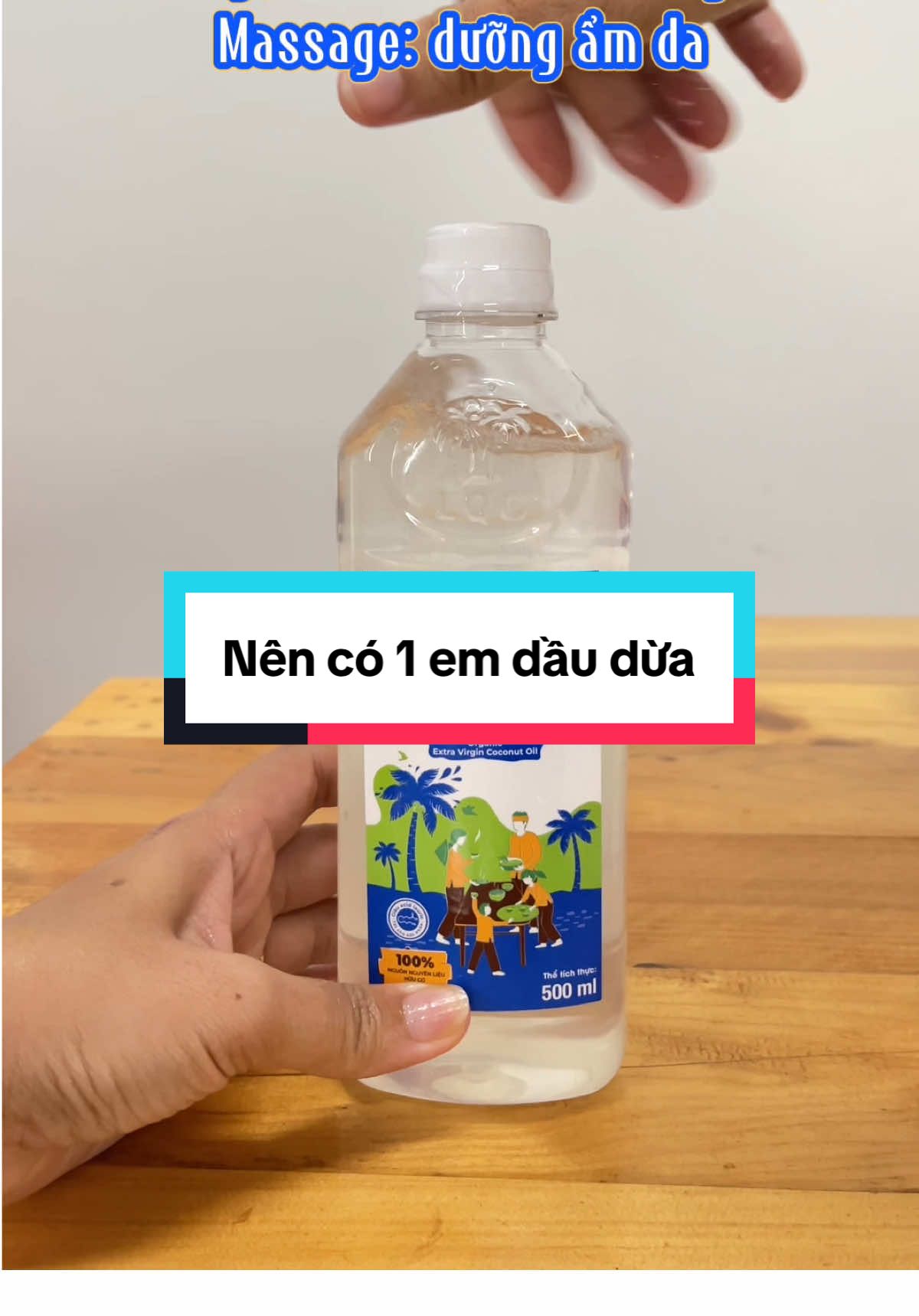 Mấy chị em mình nên có 1 chai dầu dừa ép lạnh vì đa công dụng lắm nè: uống, súc miệng, massage, ủ tóc, gội đầu,.. #vietcoco #dauduaeplanh #dauduasucmieng #dauduauong #dauduanguyenchat 