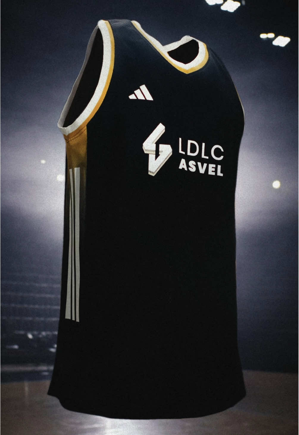 BANGER ces maillots 🥵 Maillots officiels pour la saison 25-26 par Adidas, déjà disponible sur notre boutique en ligne ! (Lien en bio)