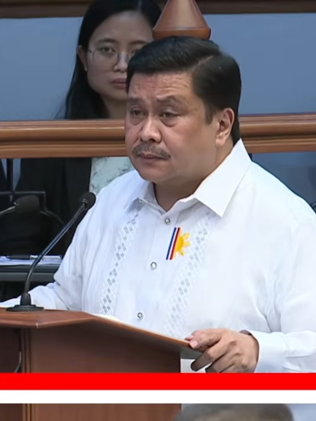 'I'M OPEN TO INVESTIGATION' Handa umano si Sen. Jinggoy Estrada na pumirma ng waiver upang buksan ang kaniyang mga bank account, kaugnay ng akusasyon ni dating Bulacan 1st district assistant engineer Brice Ericson Hernandez na may kinalaman siya sa anomalya sa mga flood control project sa bansa. “In fact, Mr. President, ngayon pa lang, kahit hindi pa nagco-commence ang Blue Ribbon Committee ni Sen. Lacson, ngayon pa lang, I’m willing to sign any waiver to open my bank accounts,” pahayag ni Sen. Estrada. COURTESY: Senate of the Philippines #GMANews