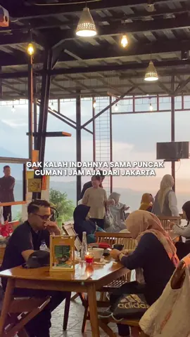enggak kalah indahnya sama puncak, cuman 1 jam aja dari jakarta ✨🥰 📍wooly cafe & resto sentul #cafesentul #restosentul #cafedomba #sunset #rekomendasisentul 