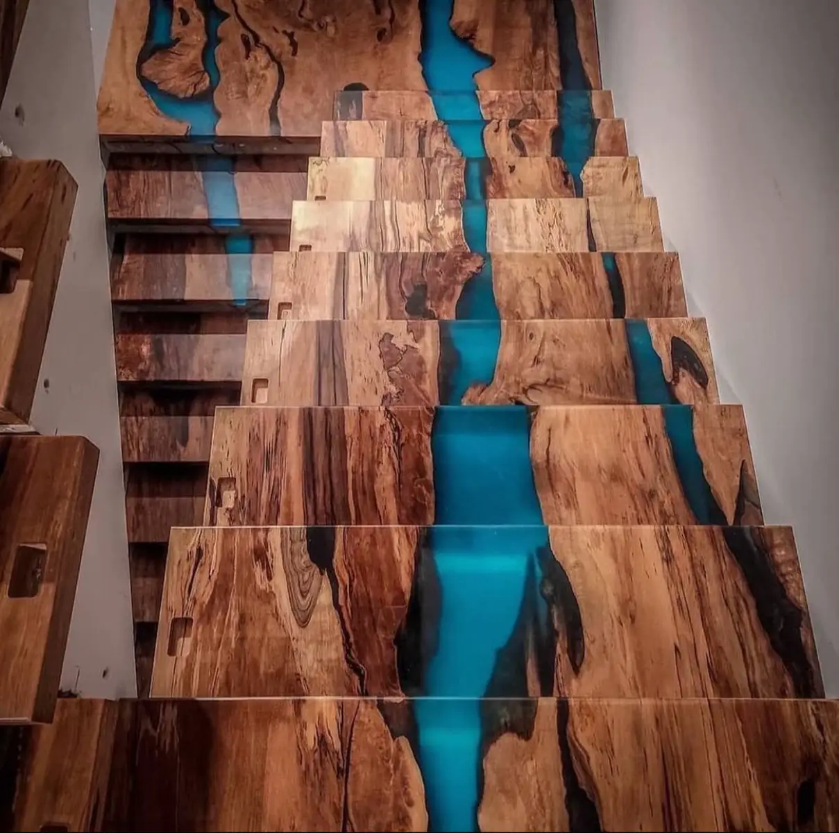 You guys liked the last staircase post but what about this one? 🤩Comment below your thoughts about this work 😍 by @forza_fratelli 😍 - - #resinartists #resinartist #woodworkforall #resininwood #woodworking