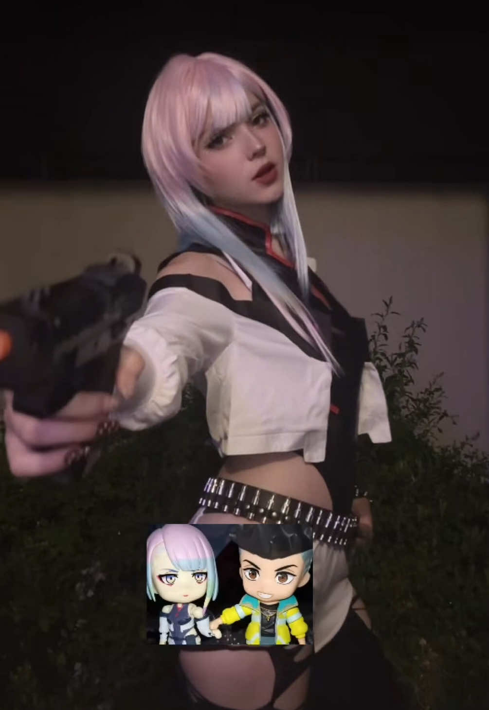 Le Song il est en décalé j’ai pas compris euh tiktok c’est un faux pistolet ‼️⚠️#cosplay #pourtoii #lucycyberpunk #fauxpistolet #lucyciberpunkcosplay 