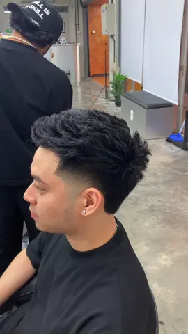 Lebih cocok before atau after? #beforeafter #potongrambut #barbershop #GlowUp 
