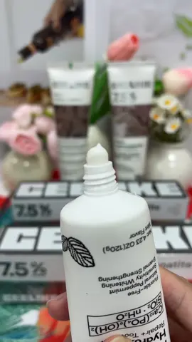 Wow! I am impressed with this GEELIKE toothpaste! it's fluoride free and has 7.5% nano Hydroxyapatite that remineralizes your teeth. #geelike #nanohydroxyapatite #remineralizeyourteeth #fluoridefreetoothpaste #springintohealth #oralhealth #tiktok