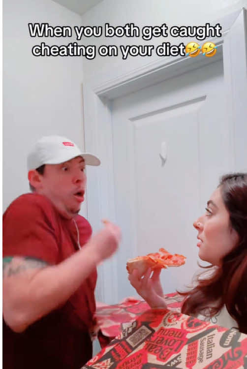 When you both sneak a snack… in the SAME spot 😂🍪 #CoupleGoals #RelationshipHumor #TikTokCouples #SnackTime #CaughtInTheAct #DoubleTrouble #fypシ゚ 