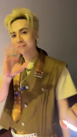 suýt va vào cửa nhưng được anh Quang Hùng nhắc là như thế nào😚😚 #vjvietnam #chanhanvj #thuchan #quanghungmasterd #quanghung 