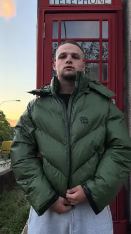 Пухофик можна заказать по ссылке в профиле #puffer #mertra #praha #prague 