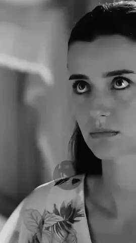 Her anda her şartta her zorlukta beraber olabilmek, yanında hissettirebilmek, kimsen yoksa bile ben varım diyebilmekdir Aṣk#senanlatkaradeniz #kurbanolduğum 