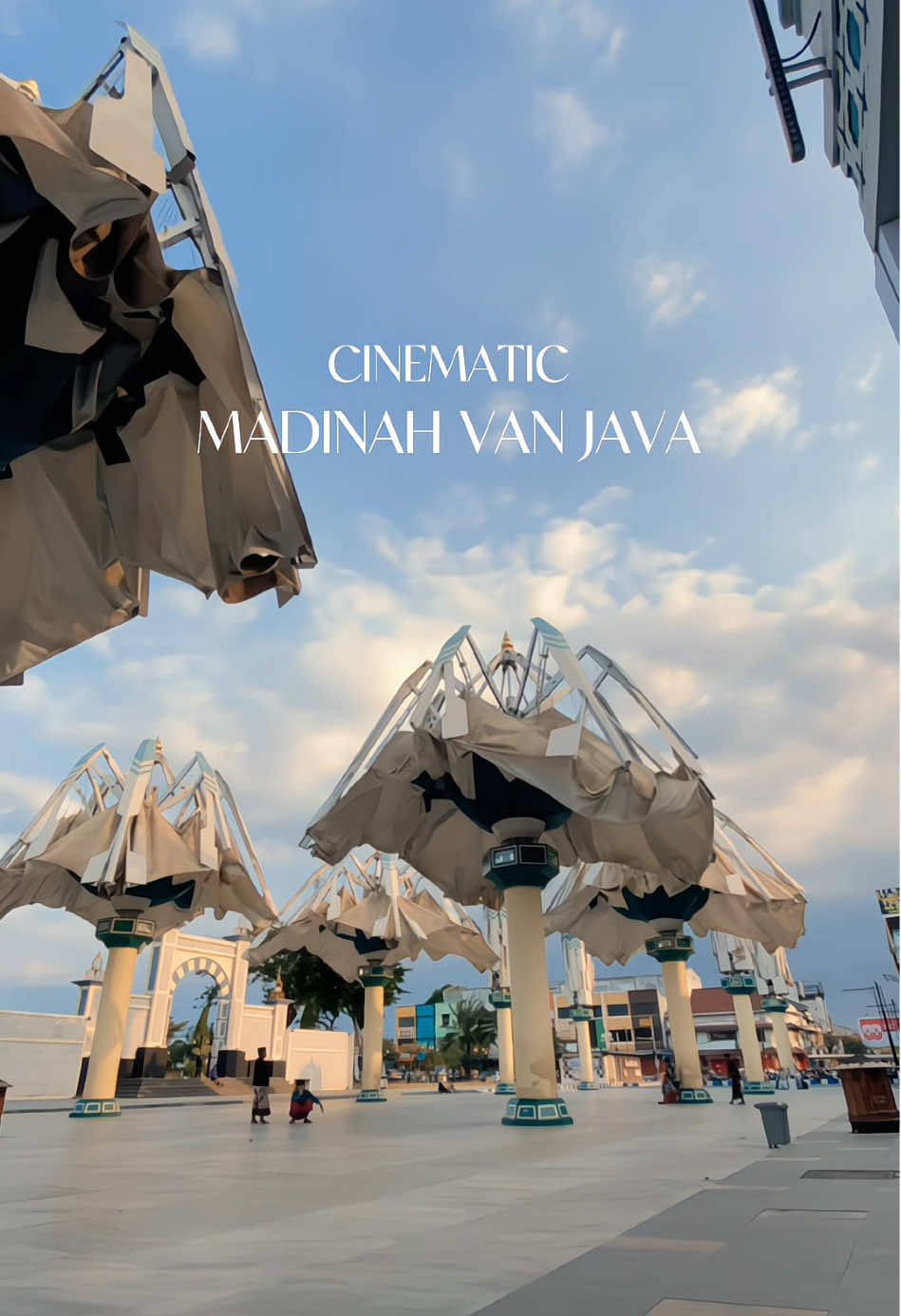 Cinematic Madinah van Java🍃 | Buat teman-teman yang mau di fotoin dengan vibes di madinah bisa langsung dm admin 😊 #madinahvanjava #alunalunpasuruan #fyp #pasuruan 