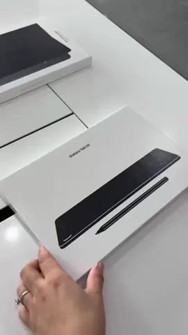 Combo Tab S11 & bao da bàn phím đã có mặt tại Samcenter Vinh 
