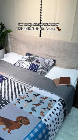 For every Dachshund lover, this quilt feels like home. 🐶❤️ Soft, warm, and full of puppy love in every stitch. #Dachycharm #DachycharmQuilt #Dachshund #DogLoversClub #QuiltDesign   