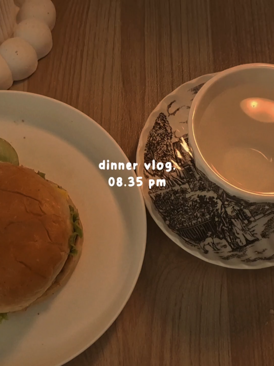 a warm dinner at home. #dinner #cozyathome #aesthetic #minivlog #explorepage 