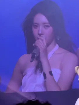 Rora’s visuals on the big screen are always insane 🔥  #RORA #BABYMONSTER #4umyauRora #fyp 
