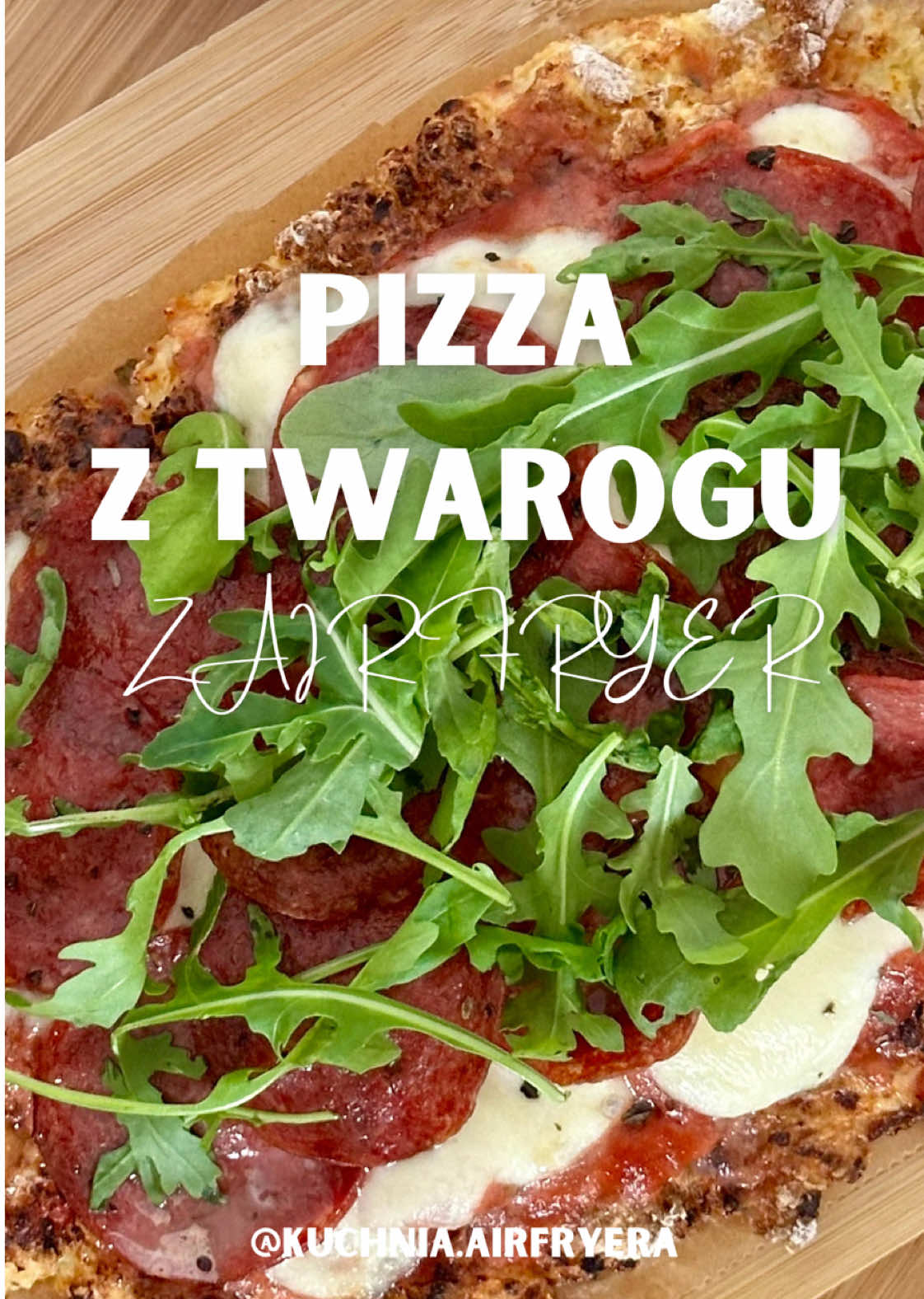 Wysokobiałkowa pizza z Airfryer 🔥🔥🍕 B: 80g | T: 46g | W: 58g | kcal: ~950g Pizza z airfryera · wysokobiałkowy pomysł na obiad · pizza z chudego twarogu · zdrowa dieta pizza · zdrowy fast food · gotowanie pieczenie w air fryer · przepisy kulinarne · obiad kolacja przekąska dla dzieci · przepisy w airfryerze ·zdrowe jedzenie odżywianie posiłki ·  #przepis #pizza #airfryer #przepisy #przepisykulinarne #fyp #gotowanie #przepisyzairfryera #pieczenie #fyp #food #Recipe #obiad #kolacja #zdrowie 