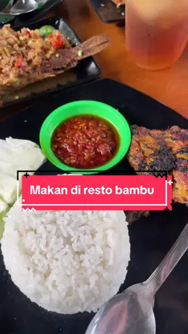 Makan Ala Sunda Favorit aku dan Keluarga 🥰🥰🥰  Spil lokasi ada di vt ya bestie👍#rumahmakansunda #saungbambudr2  ##kulineran#kulinerbogor#jajananbogor#lesehansunda#modalkontendoang#bogorlewiliang#lewiliang 