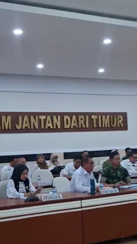 Menghadiri kegiatan Paparan TMMD Ke-126. Kegiatan ini adalah wujud nyata kerjasama antara TNI, pemerintah daerah, dan masyarakat dalam upaya memperkuat pembangunan di wilayah kita.