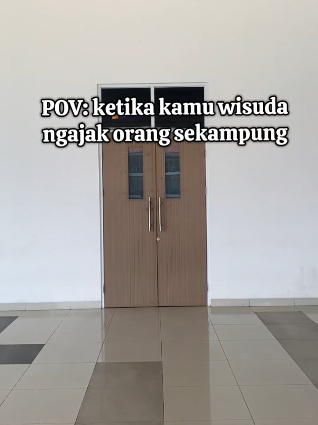 cucu pertama di 2 keluarga yang slalu di rayakan 🎓🫂✨ #wisuda #wisuda2025 #graduate #trendwisuda 