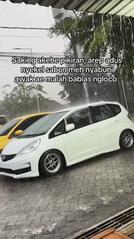 Jajalen ngloco karo ngising #jazzcarstyle #hondafit #fyp #fypage #jazzge8 