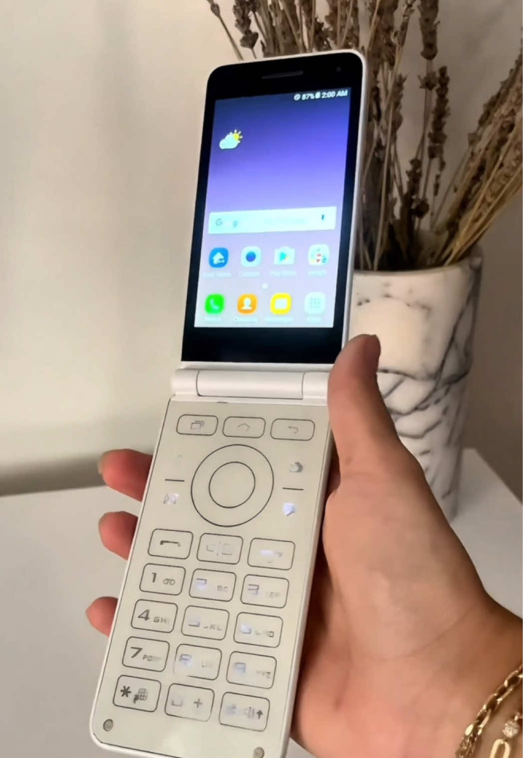 Unboxing the Samsung Folder 2 G160N 32GB in White ☁️ Available with FREE worldwide shipping to EVERY COUNTRY, link in bio 🌍 #y2kphones #flipphone #samsungfolder2 #koreanstyle #smartphone 