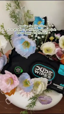 my bf’s birthday is in 2 weeks so should I gift him this @dudewipes bouquet? 🤭 or comment any gift ideas below! He’s late 20s, likes sports, running, etc! #birthdaygiftideas #DUDEWipes #DUDEAmbASSador #relatable #fortheboys 