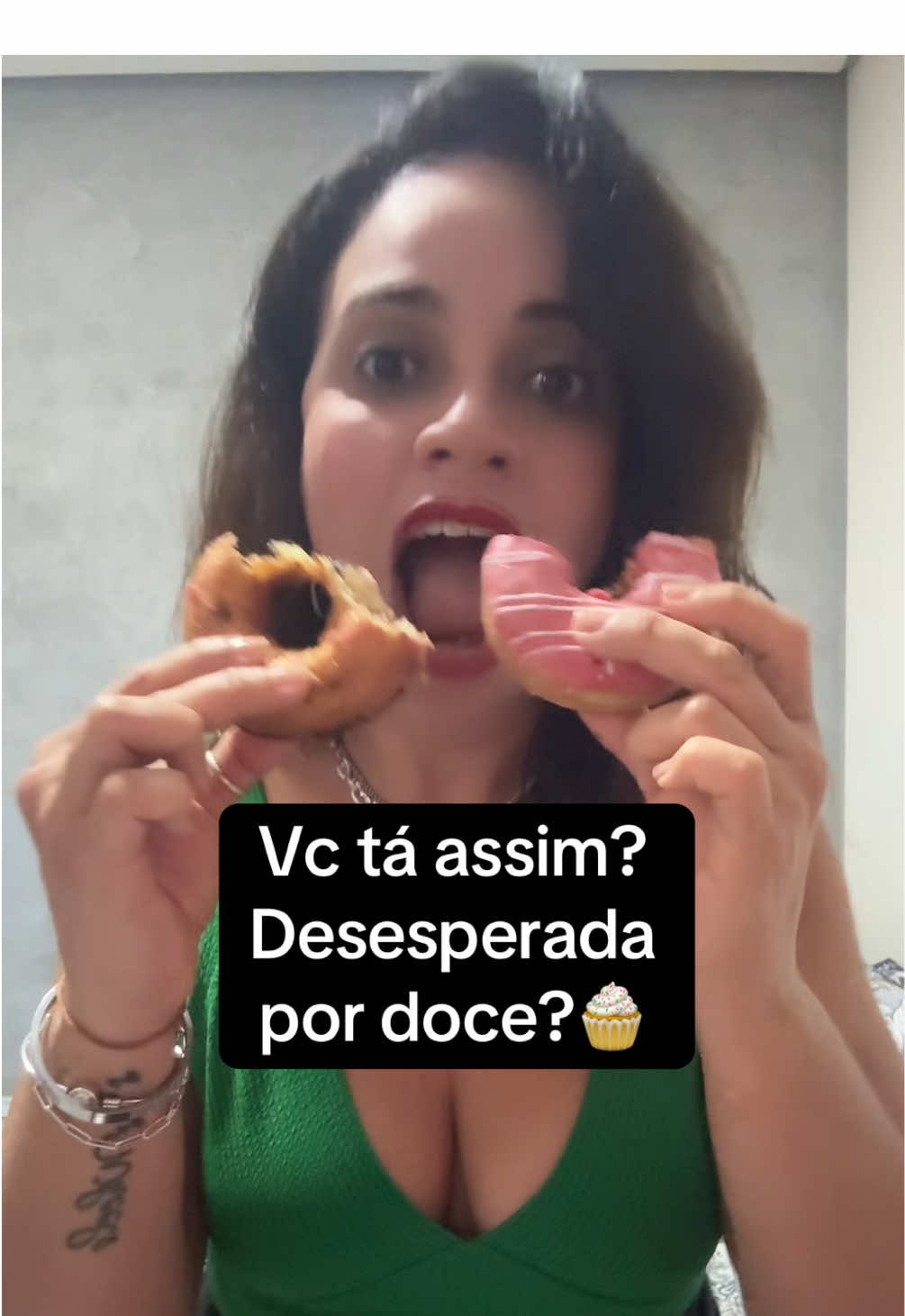😵‍💫 Vontade de doce sem fim? Inchaço que não vai embora? Sensação de estar sempre estufada? O trio abaixo pode ser o divisor de águas no seu corpo: 🍫 Picolinato de Cromo – atua diretamente no controle da glicose, reduzindo aquela compulsão por doce. 🌾 Psyllium – melhora o funcionamento do intestino e traz saciedade por mais tempo. 💊 Magnésio – equilibra os hormônios, diminui a ansiedade e ajuda a desinchar. ✨ Resultado? Menos compulsão, menos inchaço e adeus “cara de bolacha”. #doce #ansiedade 