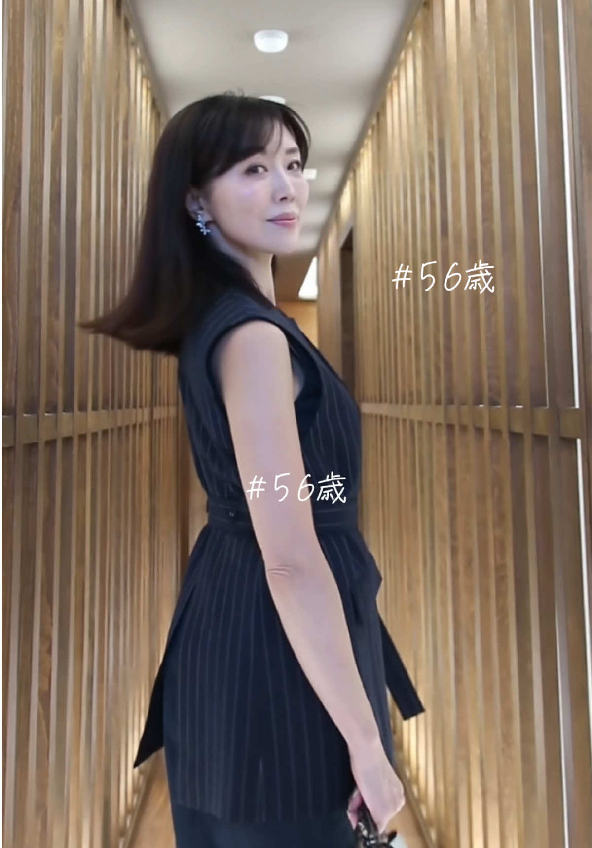 お気に入りのジレ ・ #diagram のもの。 中に着ているのは #バースデーバッシュ の オールインワン。 ・ #バッグ は#fendi  #56歳