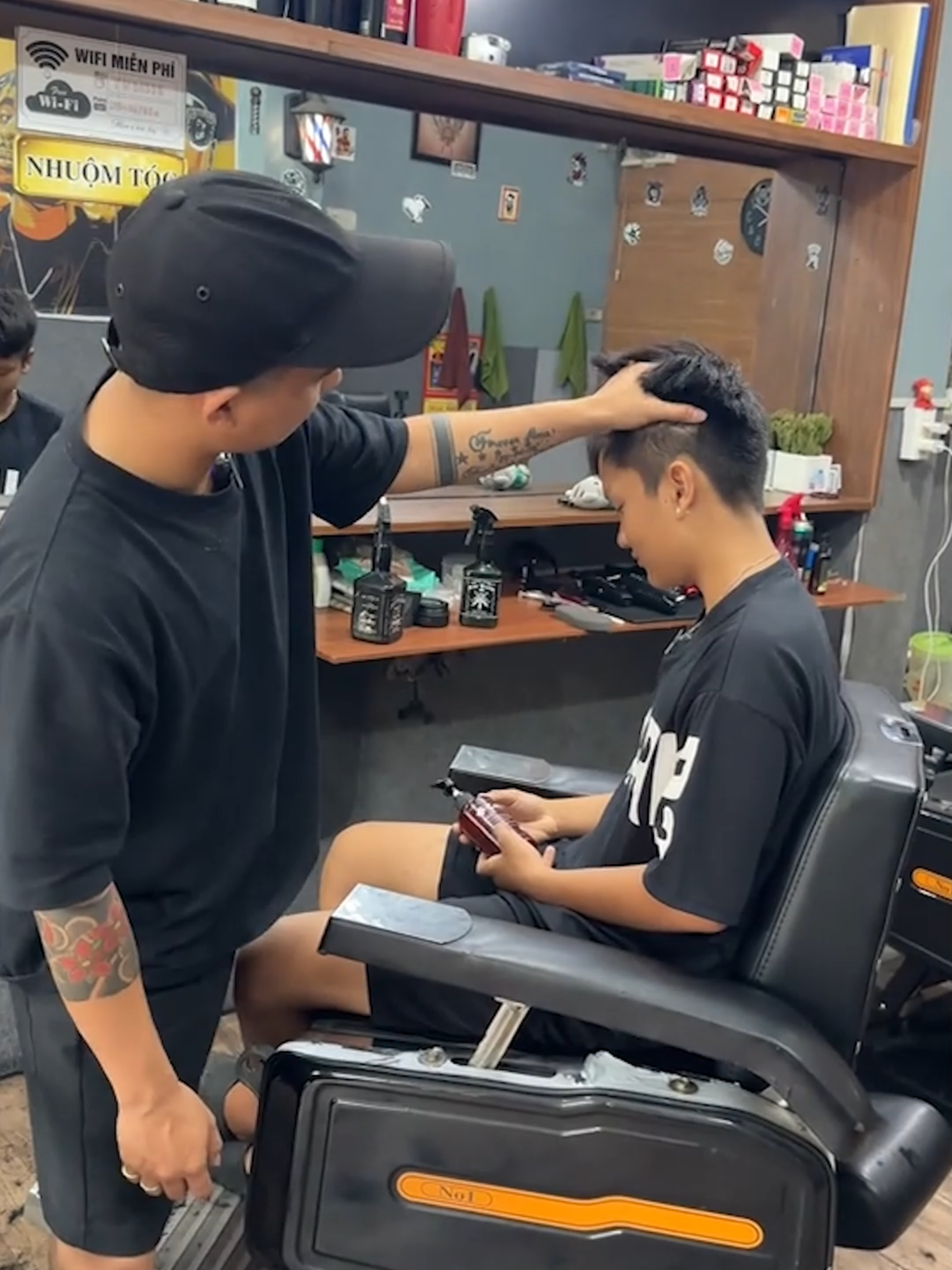 Dầu gội Antisol - Giúp sạch gàu và hạn chế khô xơ #Daugoitrigau #icarepharma #khuyenmai #Xuhuong2025 #Xuhuong #canhbao #Thu6extra #saleluongve #thuhaifreeship #Antisol #Salecuoithang #Salegiuathang #Salengaydoi #iCareBrandFanDay