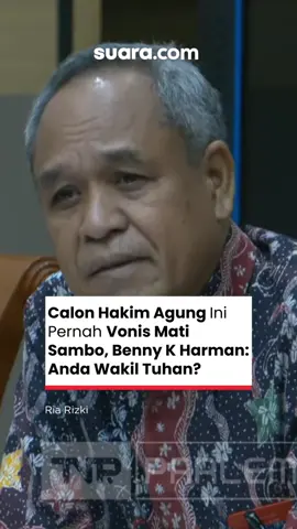Anggota Komisi III DPR RI Benny K Harman mencecar calon hakim agung Alimin Ribut Sujono dalam fit and proper test calon hakim agung dan calon hakim ad hoc HAM di MA yang digelar Komisi III DPR RI, Kamis (11/9/2025). Benny mencecar Alimin terkait vonis hukuman mati. Sebagaimana diketahui, Alimin merupakan salah satu hakim di Pengadilan Negeri Jakarta Selatan yang menjatuhi Ferdy Sambo hukuman mati dalam kasus pembunuhan berencana terhadap Nofriansyah Yosua Hutabarat. Selain Sambo, Alimin juga pernah menjatuhi vonis mati dalam kasus narkotika. Terkait pemberian vonis mati tersebut, Benny sempat bertanya bagaimana proses Alimin sampai bisa memutuskan hukuman mati. Sebab, Benny menilai kalau yang bisa mencabut nyawa manusia itu hanya Tuhan. #aliminributsujono #sambo #ferdysambo #bennykharman #dpr #hakimagung #calonhakimagung #jakarta #fyp #news #viral #beritaterikini