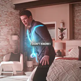 Third-person commentary on the content of Episode 10 of the Flash Season 9:Barry was transported to the year 2000#theflash #fyp #arrowverse 