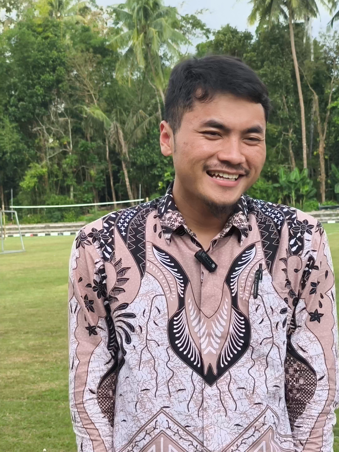 Sepatu outdoor kece dari brand @brodofootwear satu ini memang cakep. Jadi wajar kalau harganya gopek. Tapi tep keren sih. Buat style, buat nongkrong, buat hiking tipis-tipis juga aman🤤 #trending #sepatuoutdoor #style #OOTD #4u 