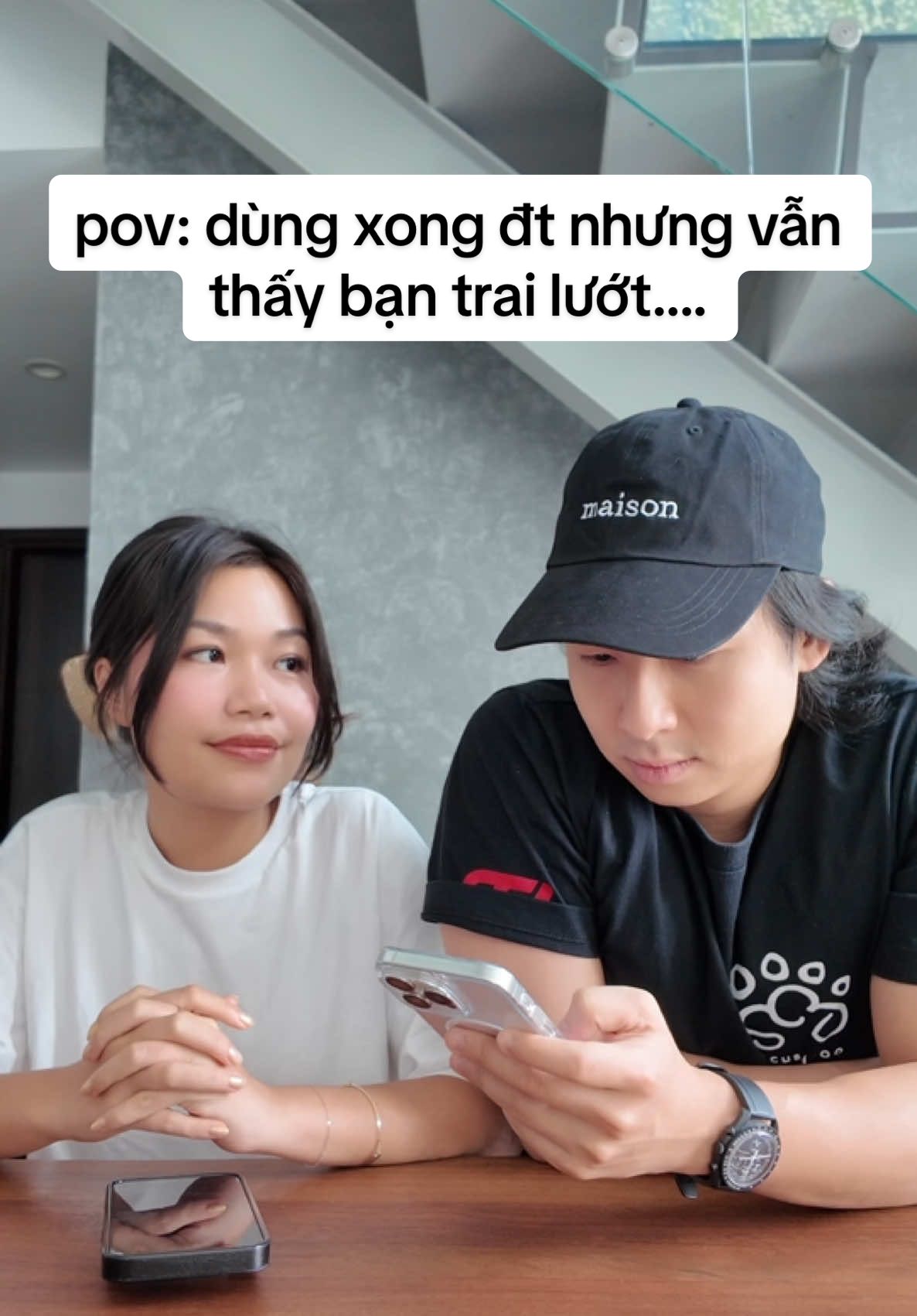 phải ngắm e chứ sao ngắm đt??  #capdoi #haihuoc #willvatina #cuocsongthuongngay #nguoiyeulytuong 