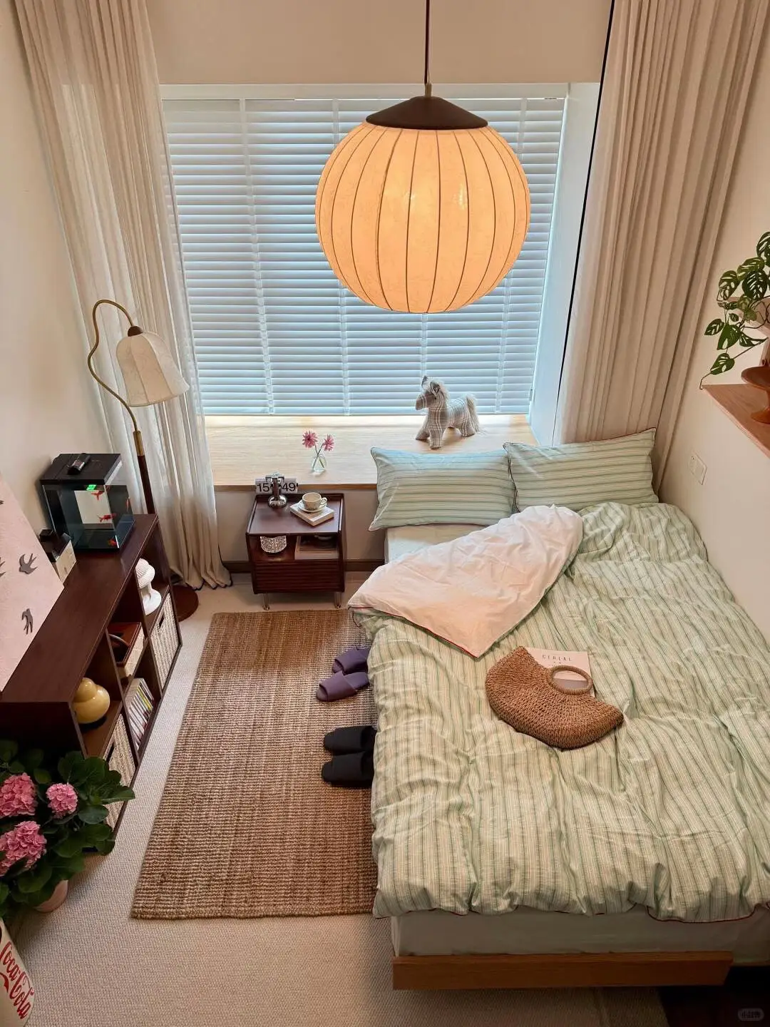 Credit to Instagram account at/canphongbeti #roomdecor #RoomTour #dekorasirumah #aestheticroom #kamaraesthetic 