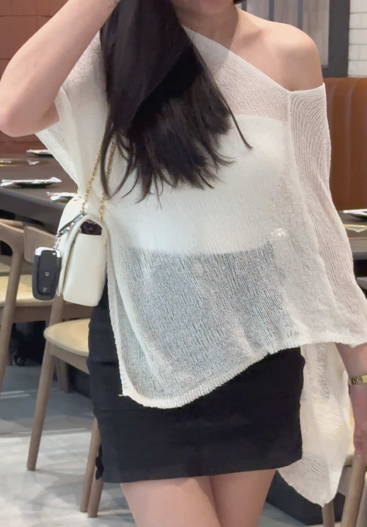 Aaah super bet ko tong cover up na to, nakakasosyal 😍 #coverup #ponchotop #outfit #outfitideas #shawl 