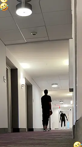 Corridor fright prank #funnyvideo #funny #funnyprank #prankvideo #scareprank 